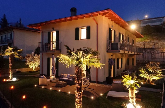 Holiday Home 'Casa Salvatore Salvatore Homes' with Lake View, Wi-Fi and Air Conditioning