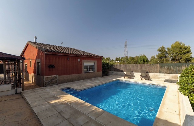 Holiday Home 'Casa Fina' with Private Pool, Shared Terrace and Wi-Fi