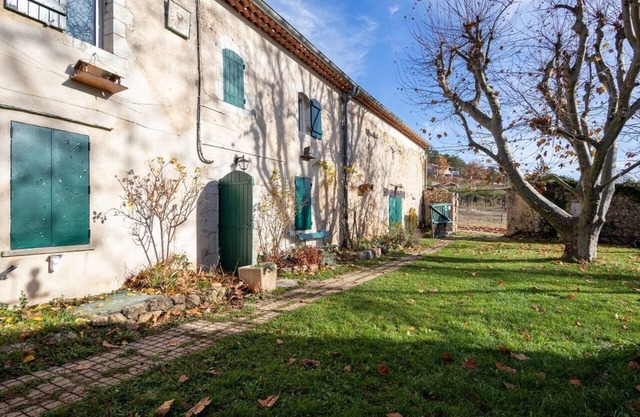 Holiday Home 'Véritable Mas Provençal À La Palud' with Private Garden and Wi-Fi