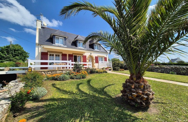 Holiday Home in Plouhinec with Sea Views