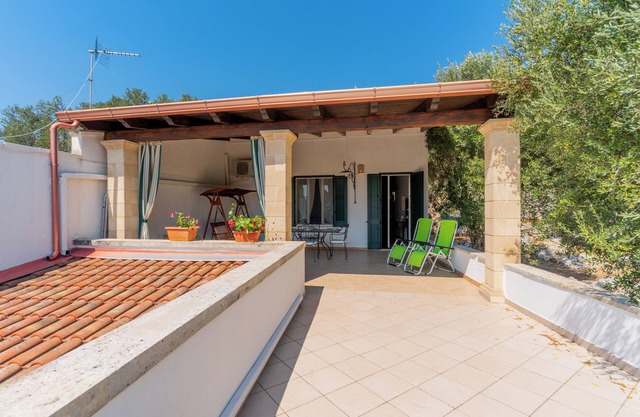 Holiday Home Casa Vacanza Nilde close to the Beach with Sea View & Garden