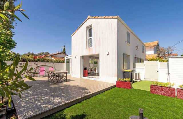 Holiday Home '19 - Havre De Paix' with Private Terrace, Private Garden and Wi-Fi
