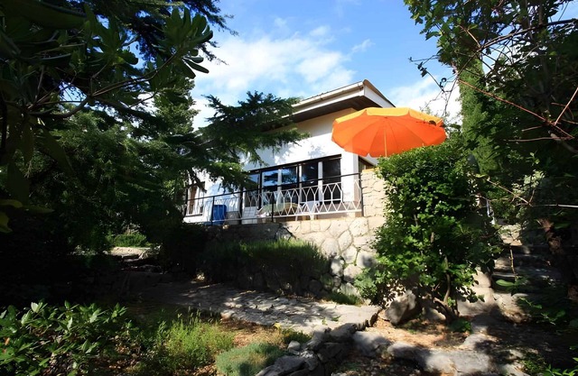 Holiday home 50 m from the beach