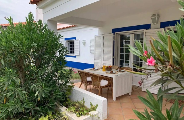 Holiday home 7 guests in private condo in Santa Susana, Alentejo, near Comporta
