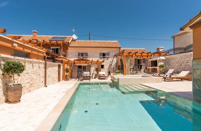 Holiday Home Adora with Pool