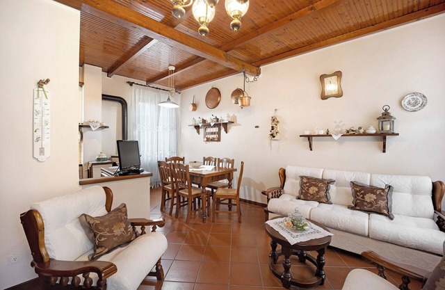 Holiday Home "Agriturismo U' Spigu Ca' du Stevolu" with Mountain View, Shared Garden & Wi-Fi