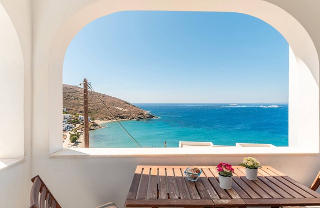 Holiday Home 'Ammos Tinos' with Sea View, Shared Terrace and Wi-Fi
