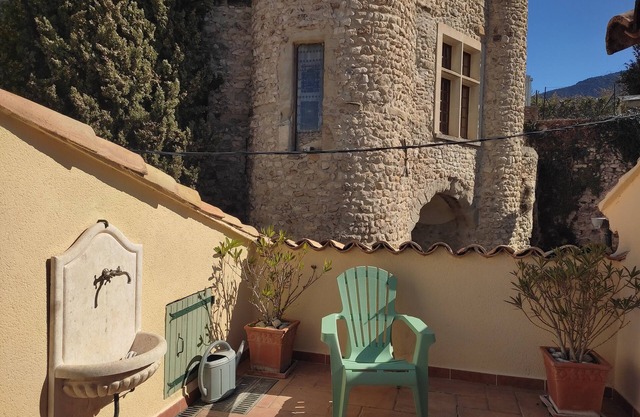 Holiday Home 'Amour De Provence' with Mountain View and Private Terrace