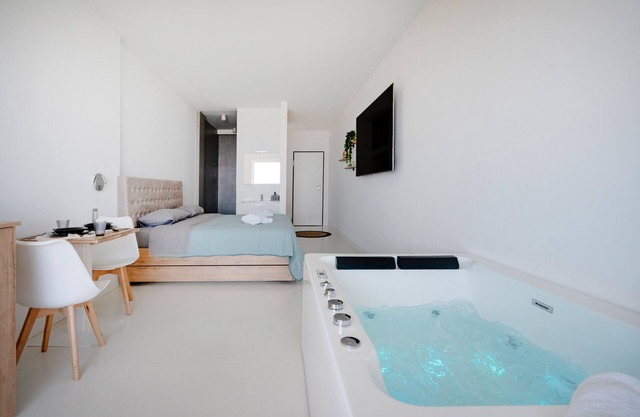 Holiday Home 'Angel Suite 2' with Balcony, Wi-Fi and Air Conditioning