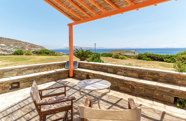 Holiday Home 'Anemologio 201 Tinos' with Sea View, Wi-Fi and Air Conditioning