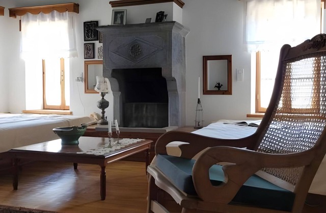 Holiday Home 'Armoloi House' with Mountain View, Shared Terrace and Wi-Fi