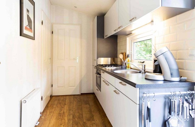 ✓ Holiday Home at Recreatiepark het Esmeer ✓ Holiday home for 4 persons✓ Located in Aalst (Gelderland) ✓ Holiday park by the water ✓ Book directly at the park