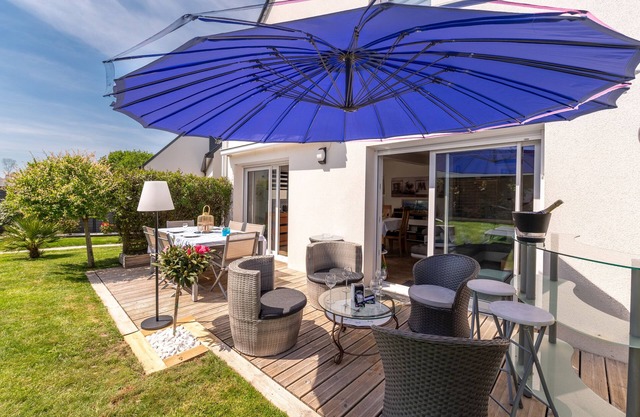 Holiday Home 'Belle Maison De Vacances' with Private Terrace, Private Garden and Wi-Fi