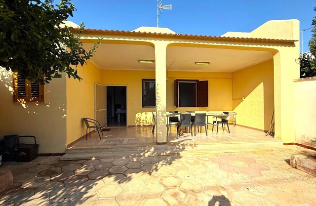 Holiday Home 'Blue Infinity' with Sea View, Shared Terrace and Air Conditioning