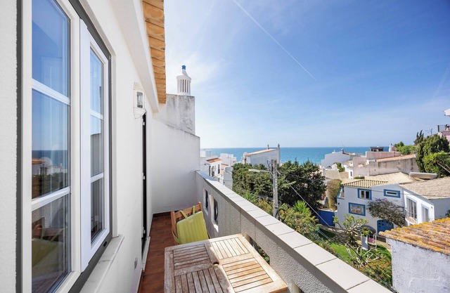 Holiday Home 'Burgau - A Casa Dos Avós' with Sea View, Balcony and Wi-Fi