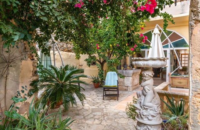 Holiday Home 'Ca Na Pereta' with Private Terrace, Private Garden and Wi-Fi
