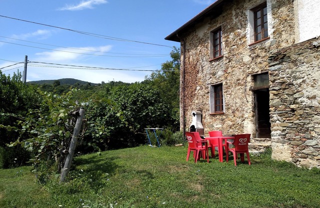Holiday Home 'Ca' Rionda' with Mountain View, Private Garden and Wi-Fi