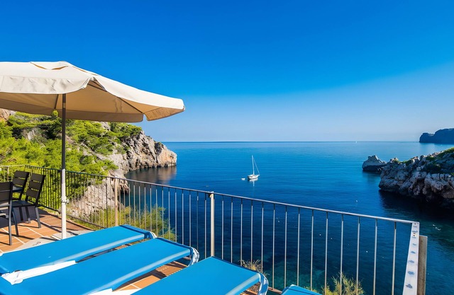 Holiday Home 'Cala Deia' with Sea View, Wi-Fi and Air Conditioning