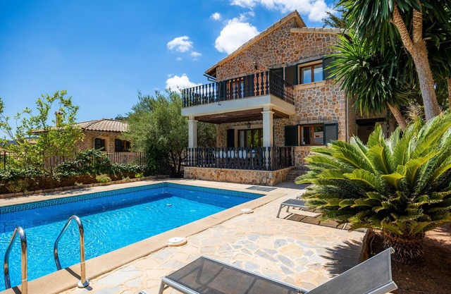 Holiday Home 'Camila' with Private Pool, Wi-Fi and Air Conditioning