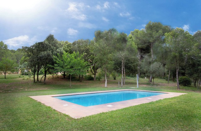 Holiday Home 'Can Pujadas' with Mountain View, Private Pool and Wi-Fi