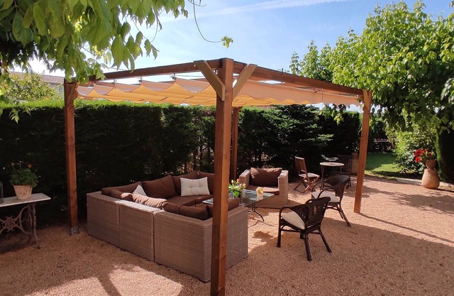 Holiday Home "Casa Rural Can Abres" with Pool, Garden & Wi-Fi