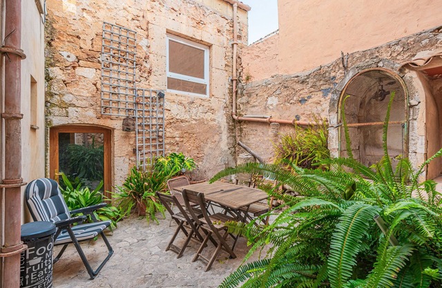 Holiday Home 'Cas Padrí' with Private Terrace, Balcony and Wi-Fi