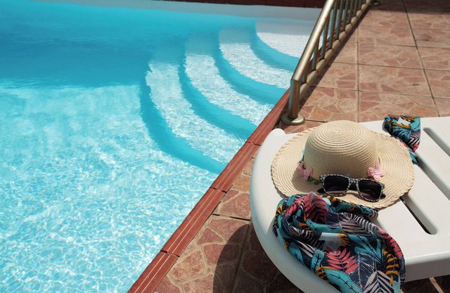 Holiday Home Casa Carmencita with Sea Views, Pool and Wi-Fi