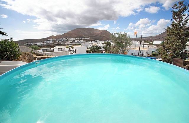 Holiday Home Casa Consultorio with Mountain View, Pool, Wi-Fi & Terrace