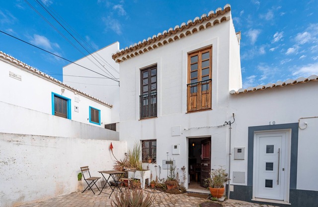 Holiday Home "Casa da Praia 2" with Sea View, Terrace & Wi-Fi
