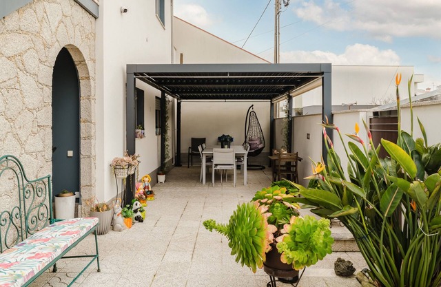 Holiday Home 'Casa De Férias' with Shared Terrace, Shared Garden and Wi-Fi