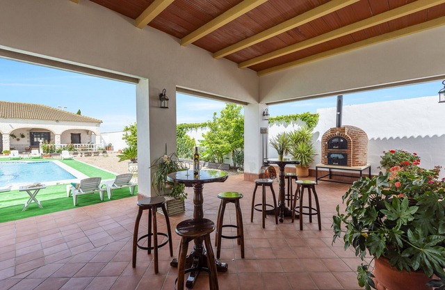 Holiday Home 'Casa Rural Villa Cerro De Mena' with Pool, Garden, Terrace & Wi-Fi