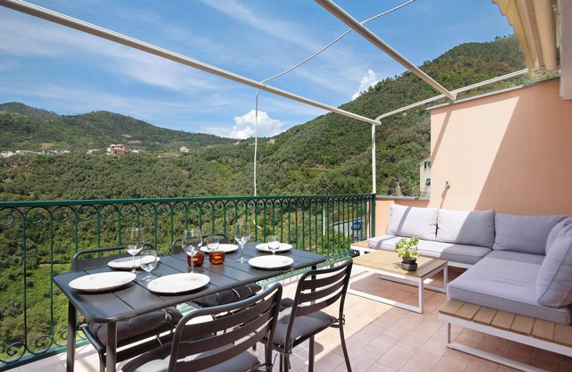 Holiday Home 'Casa Luci' with Sea View, Private Terrace and Wi-Fi