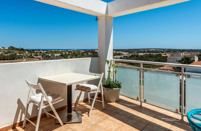 Holiday Home “Casa Marino” with Sea View, Terrace & Wi-Fi