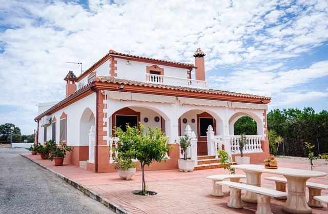 Holiday Home 'Casa Martina' with Private Pool, Wi-Fi and Air Conditioning