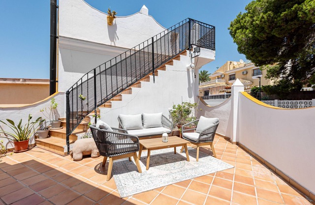 Holiday Home 'Casa Miraflores' with Sea View, Wi-Fi and Air Conditioning