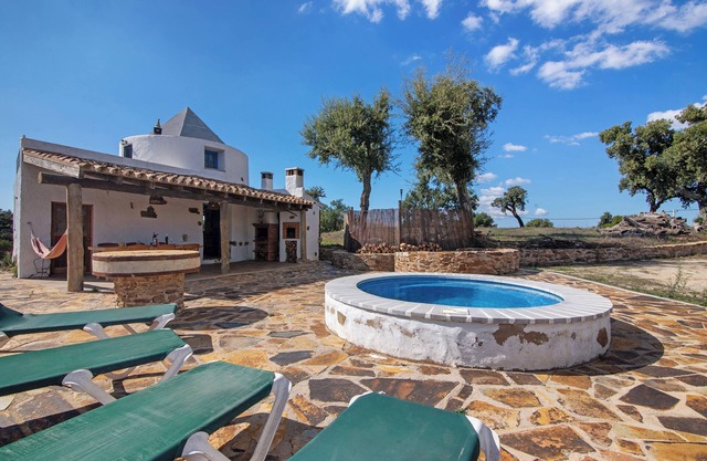 Holiday Home 'Casa Moinho Da Eira' with Mountain View, Wi-Fi and Air Conditioning