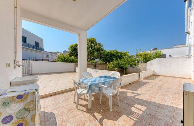Holiday Home 'Casa Saulle - Costruzione Tipica' with Terrace, Garden and Air Conditioning