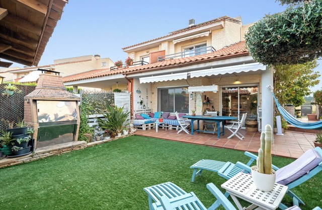 Holiday Home 'Casa Vacacional Cubi' with Mountain View, Wi-Fi and Air Conditioning