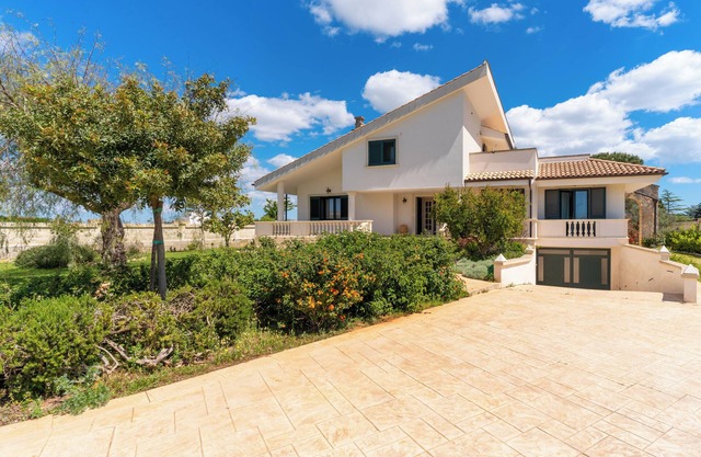 Holiday Home 'Casa Vacanze Le Giuggiole' with Private Terrace, Wi-Fi and Air Conditioning