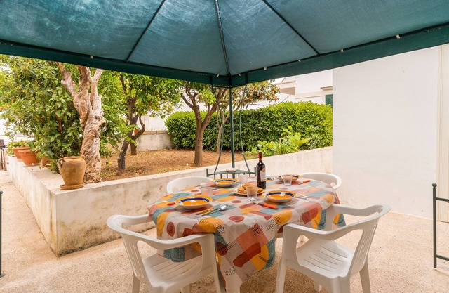 Holiday Home Casa Vacanze Cenate with A/C, Terrace & Garden