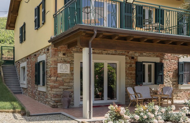 Holiday Home 'Cascina Oddone Prati Winery' with Shared Pool, Wi-Fi and Air Conditioning