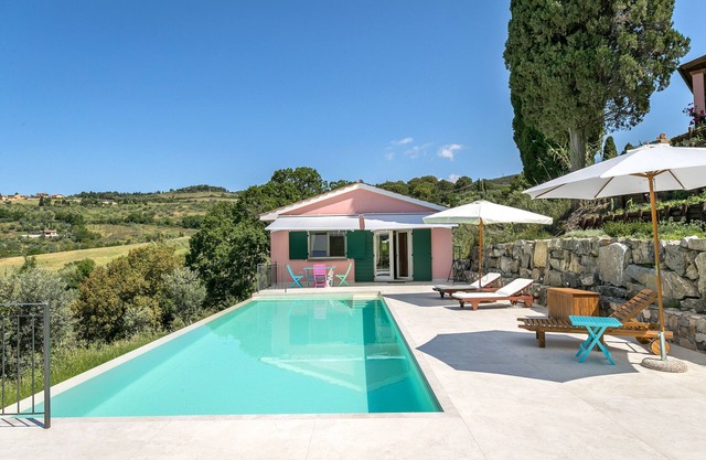 Holiday Home 'Casetta Maya' with Sea View, Wi-Fi and Air Conditioning