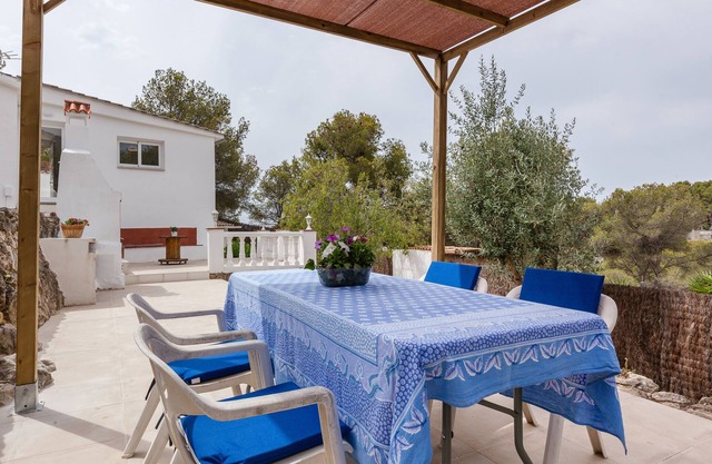 Holiday Home "Casita Palmeras" with Mountain View, Private Garden & Wi-Fi