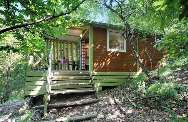 Holiday Home 'Chalet Nel Bosco' with Sea View, Shared Pool and Wi-Fi