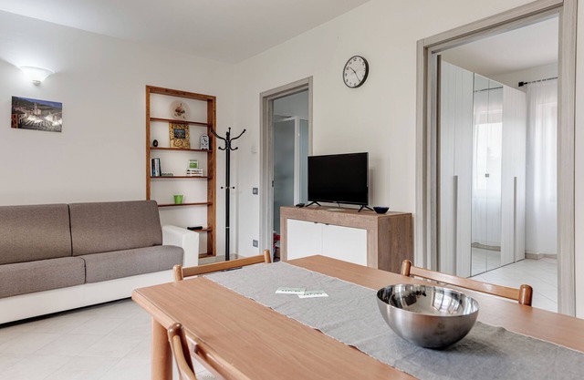Holiday Home "Chalet La Greta - Casa Vista Campi" with Shared Garden