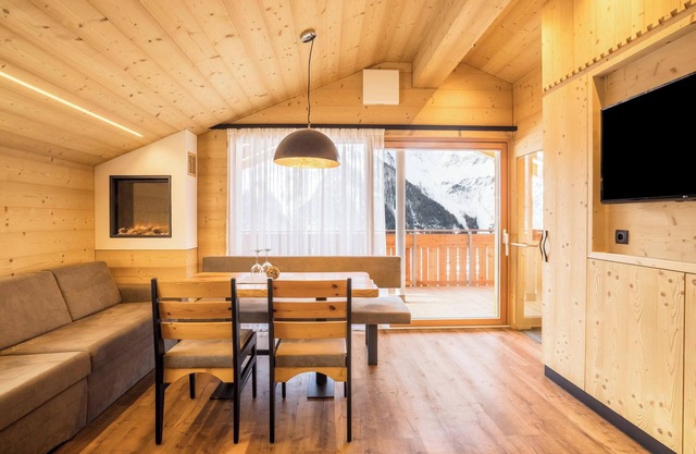 Holiday Home "Chalet Reisnock-Hochgruberhof" in Idyllic Mountain Location with Sauna