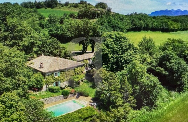 Holiday Home 'Chant D'Etoiles' with Private Pool