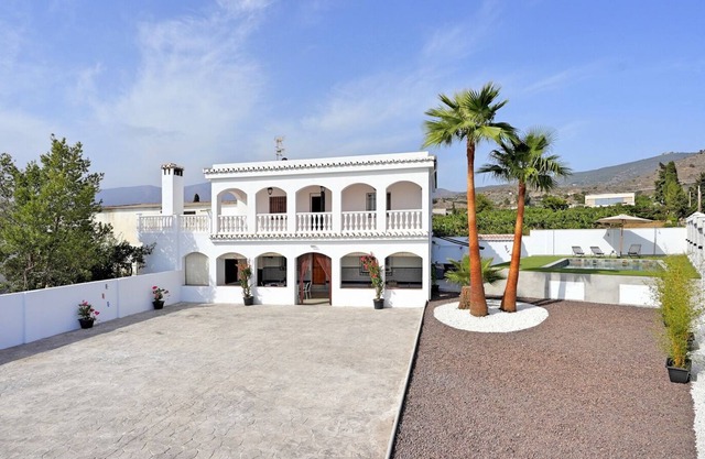 Holiday Home 'Cortijo Andalucia ' with Private Pool, Shared Terrace and Balcony