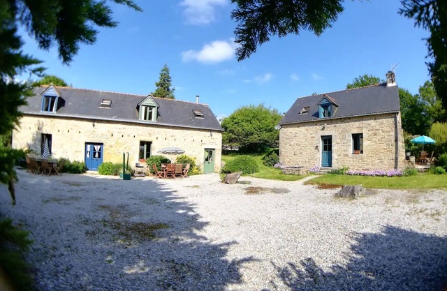 Holiday Home 'Cristal - Gîtes De Kerlividic' with Shared Pool, Wi-Fi and Air Conditioning