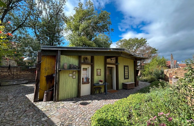 Holiday Home 'Das Künstlerhaus' with Private Terrace, Private Garden and Wi-Fi